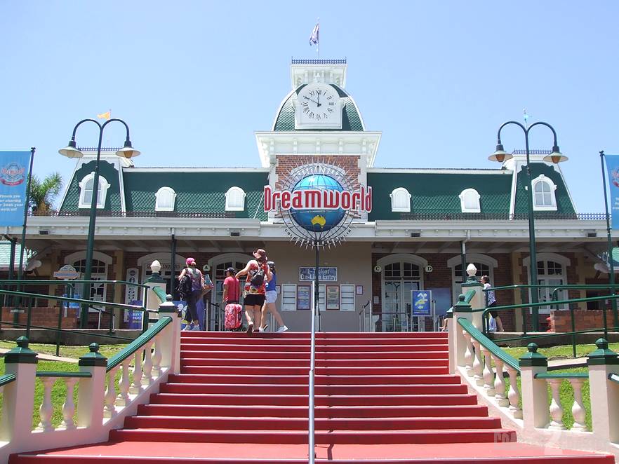 Dreamworld Entrance