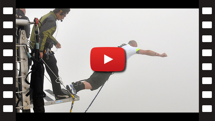 Ians 764 feet Bungy Jump - Macau Sky Tower